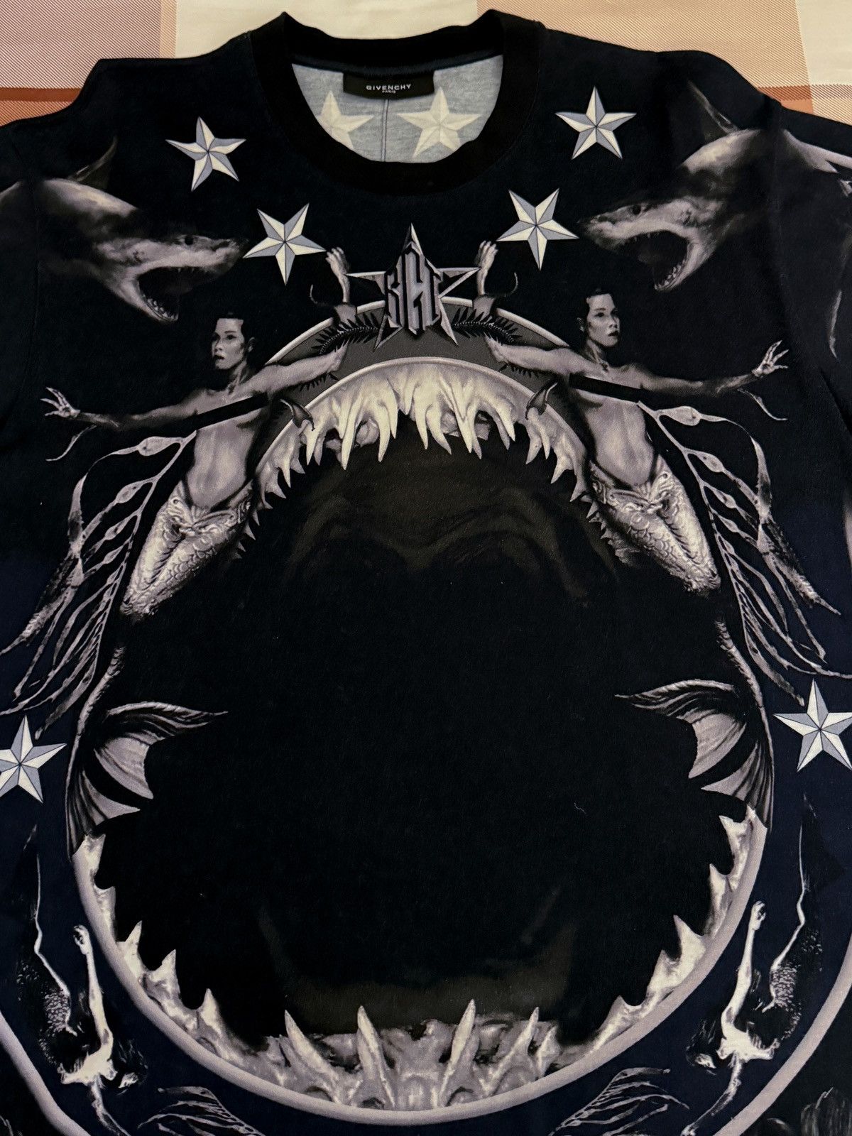 Givenchy Givenchy Shark & Mermaid Print Oversized XS T-shirt Size US XS / EU 42 / 0 - 3 Thumbnail