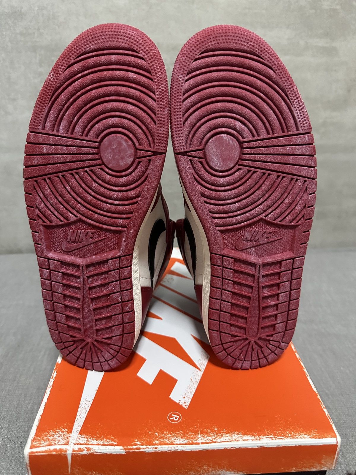Jordan Brand × Nike Jordan 1 Retro High OG Chicago Lost and Found size 10 Size US 10 / EU 43 - 5 Thumbnail