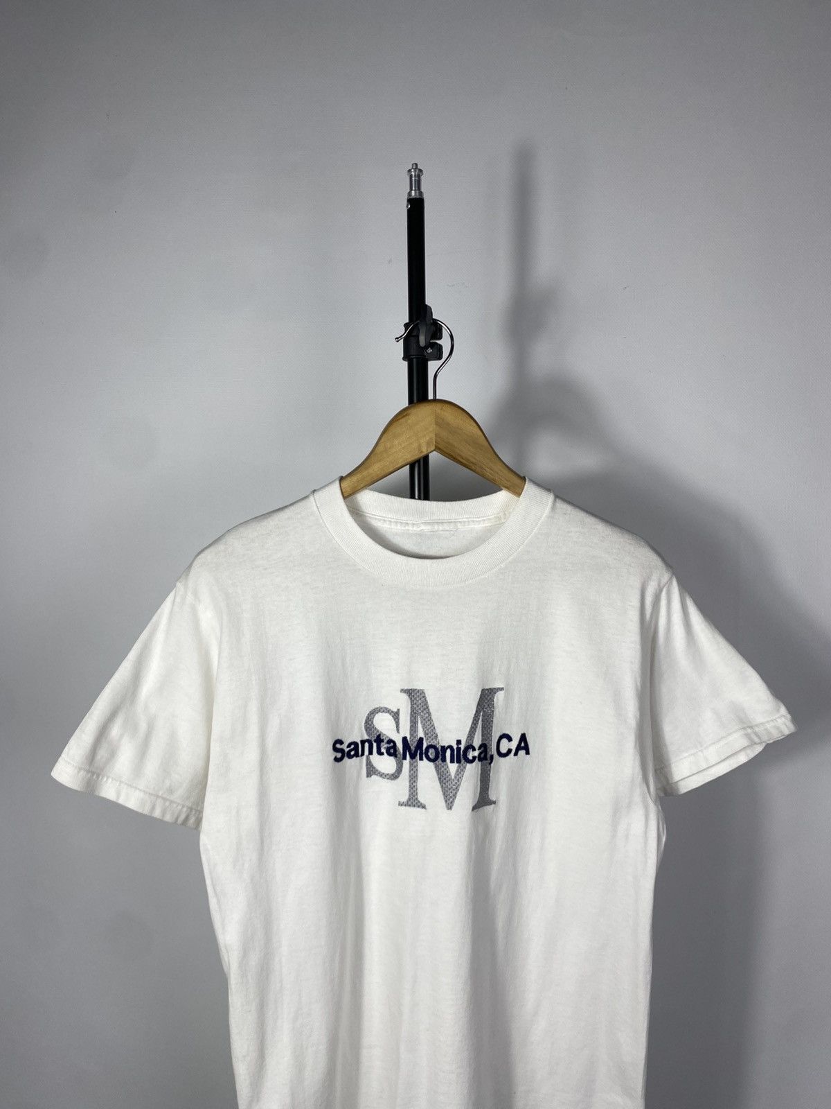 Vintage Vintage 90s Big Logo Santa Monica, CA USA Tee Shirt Size US S / EU 44-46 / 1 - 4 Thumbnail