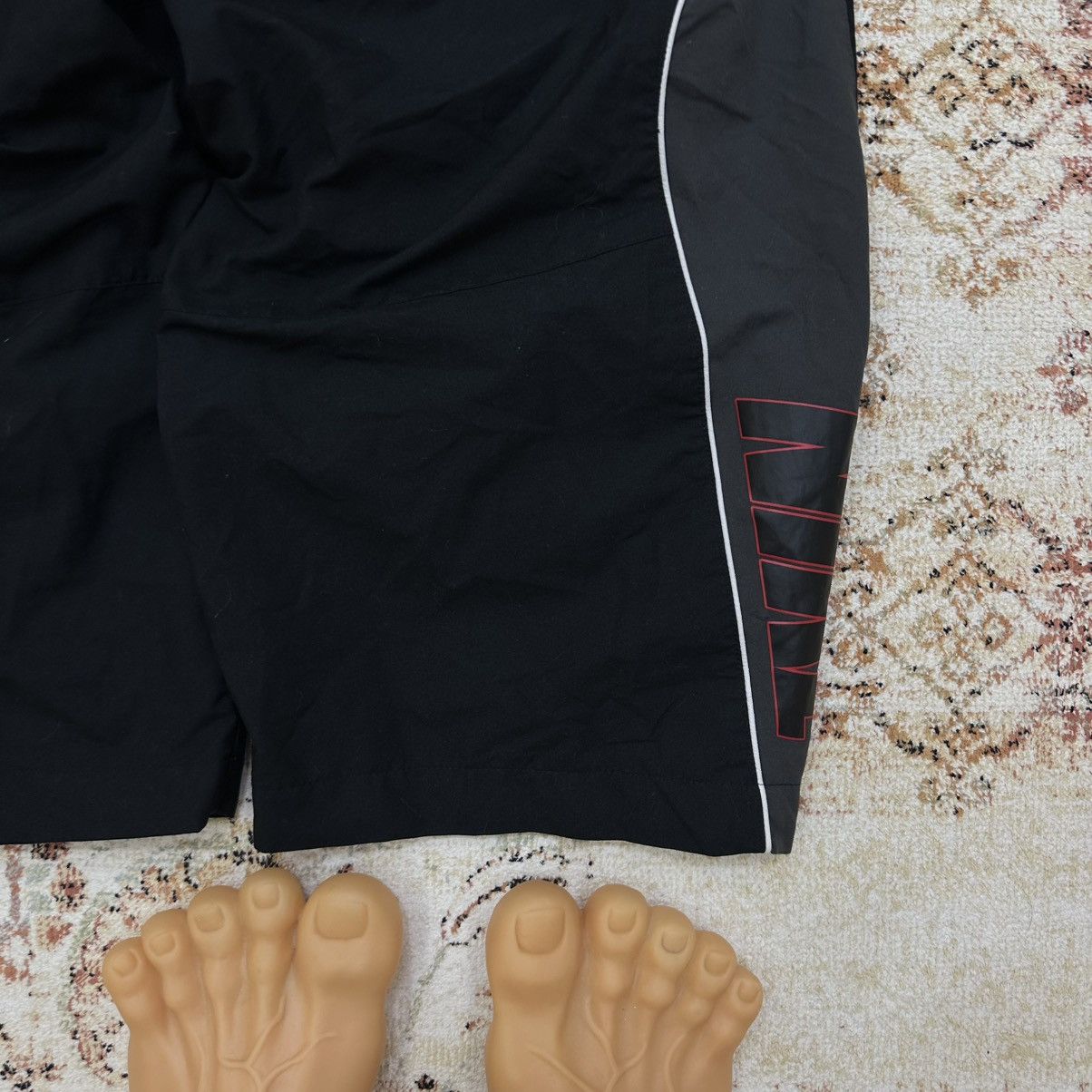 Nike × Vintage Vintage Nike Shorts 1/4 Rap 90s Big Logo Y2K Baggy Size US 35 - 4 Thumbnail