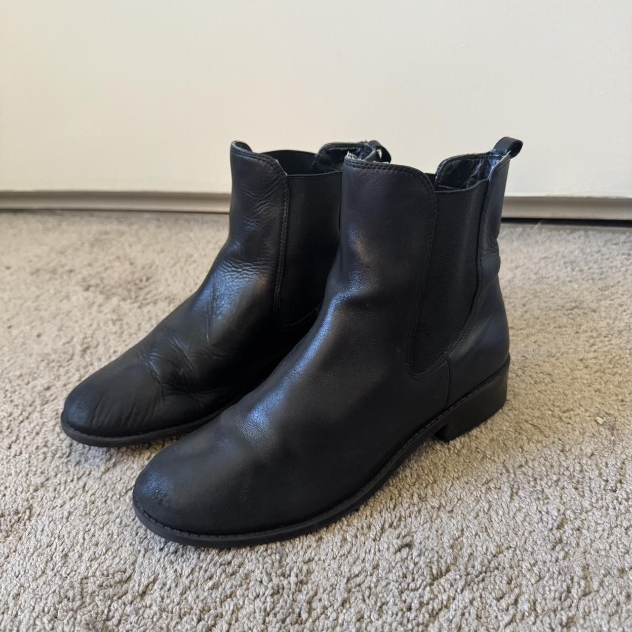 Other Women’s Me Too Black leather Chelsea boots Size US 8 / IT 38 - 1 Thumbnail