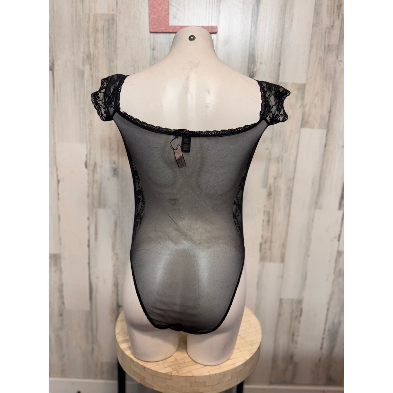 Victoria's Secret Victoria’s Secret Black Lace Bodysuit Women’s Size Large Size L / US 10 / IT 46 - 7 Thumbnail