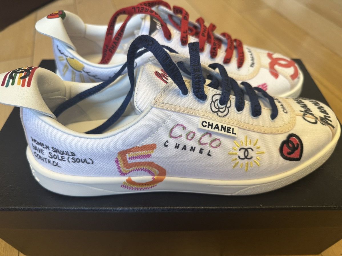 Chanel Pharrell x Chanel Graphic Canvas Sneakers Size US 9.5 / EU 42-43 - 12 Thumbnail