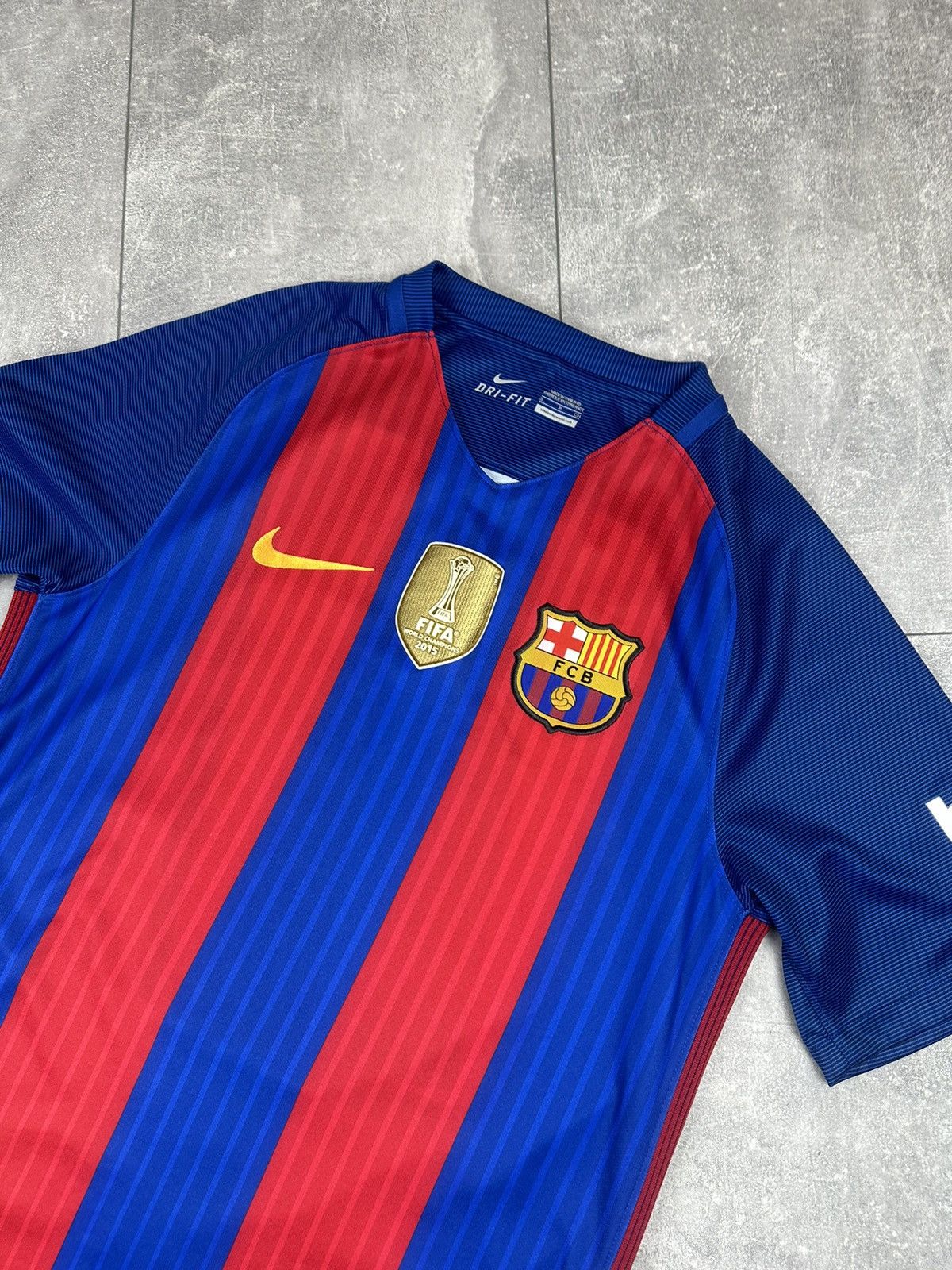 Nike Nike Barcelona FC 2016/17 Home Soccer Football Jersey Size US S / EU 44-46 / 1 - 4 Thumbnail