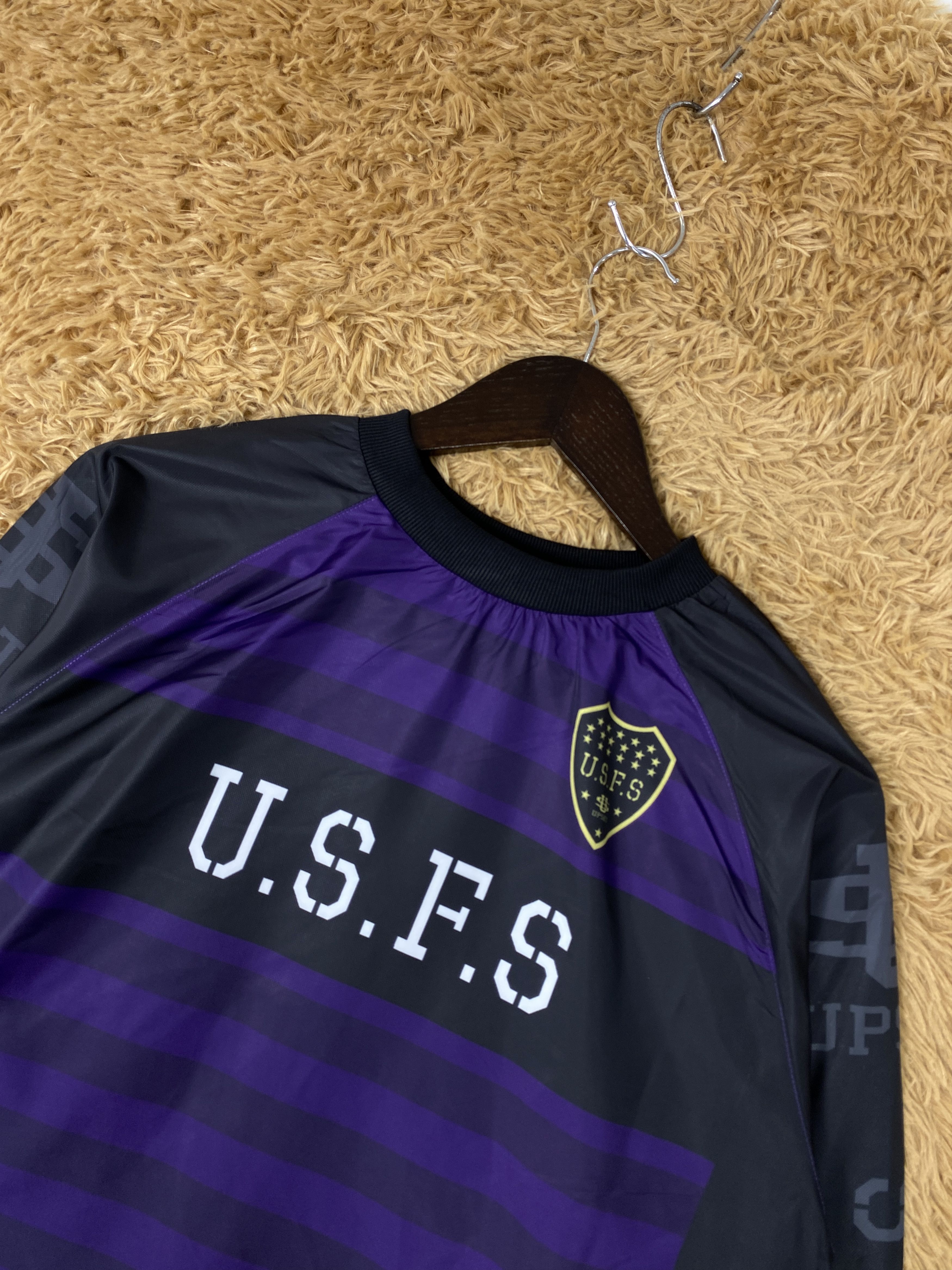 Japanese Brand Vintage Upset FS Long Sleeve Jerseys J1979 Size US S / EU 44-46 / 1 - 2 Thumbnail