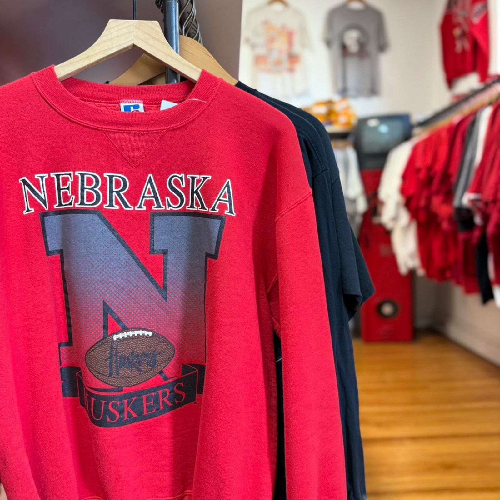 Vintage Vintage 90s Nebraska Huskers Football Russell Crewneck Size US L / EU 52-54 / 3 - 1 Thumbnail