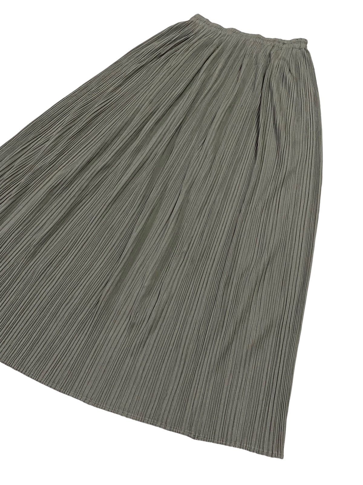 Issey Miyake × Pleats Please Issey Miyake Pleats Please Issey Miyake Pleated Basics Skirt Size 26" / US 2 / IT 38 - 13 Thumbnail