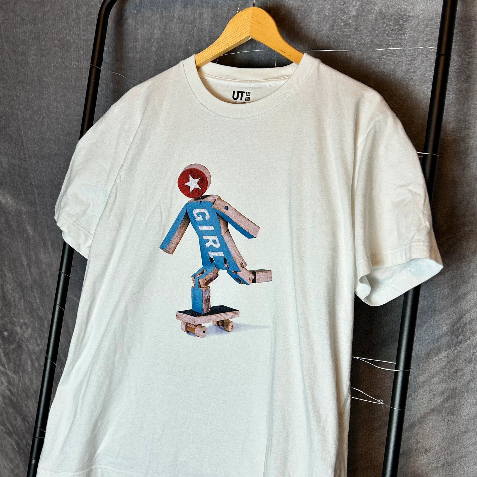 Girl Skateboards × Uniqlo Uniqlo x Girl Skateboards white tee big logo print Size US L / EU 52-54 / 3 - 3 Thumbnail
