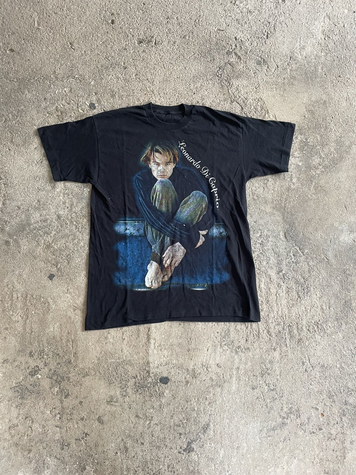 Vintage 90s Single stitch Leonardo Dicaprio tee Size US L / EU 52-54 / 3 - 1 Thumbnail