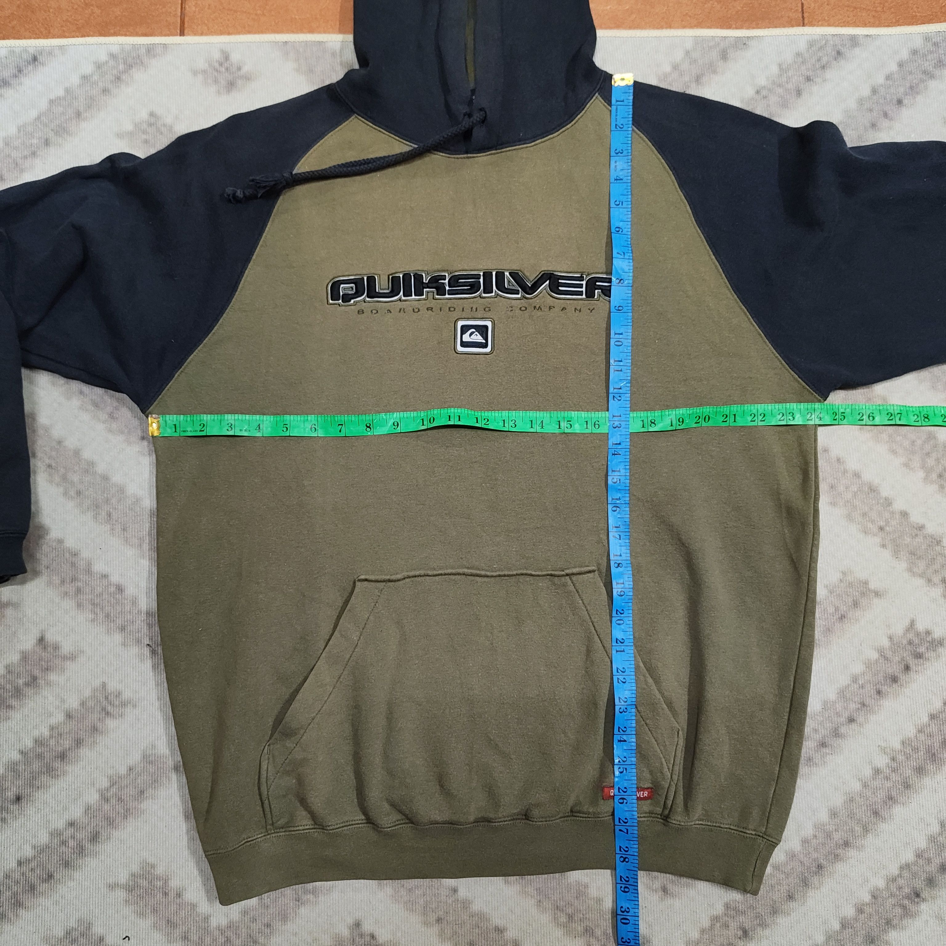 Vintage Y2K QUIKSILVER Embroidered Spellout Hoodie