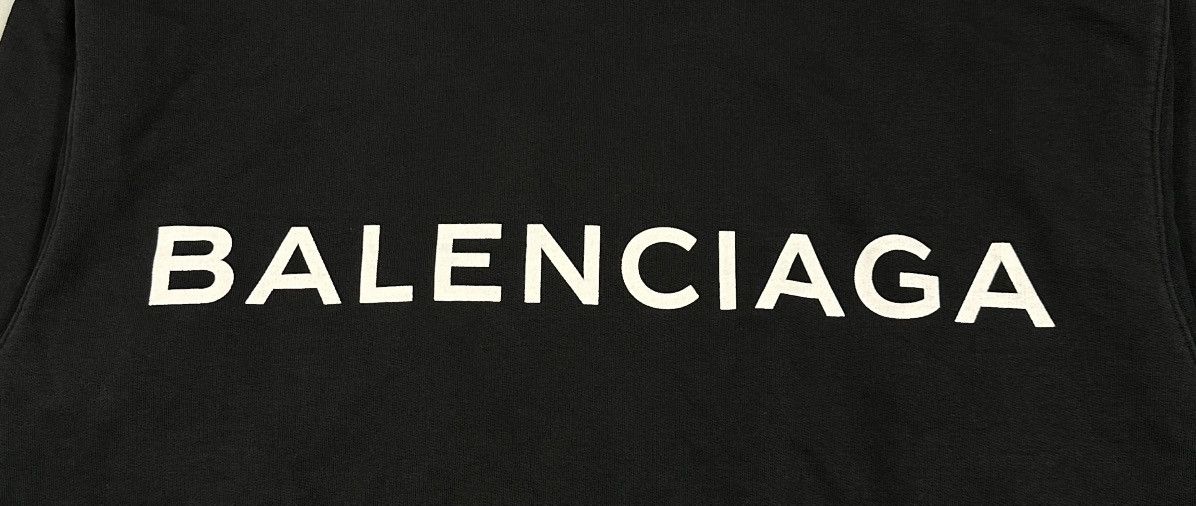 Balenciaga Balenciaga Pocket Back Logo Oversized Hoodie Size US S / EU 44-46 / 1 - 4 Thumbnail