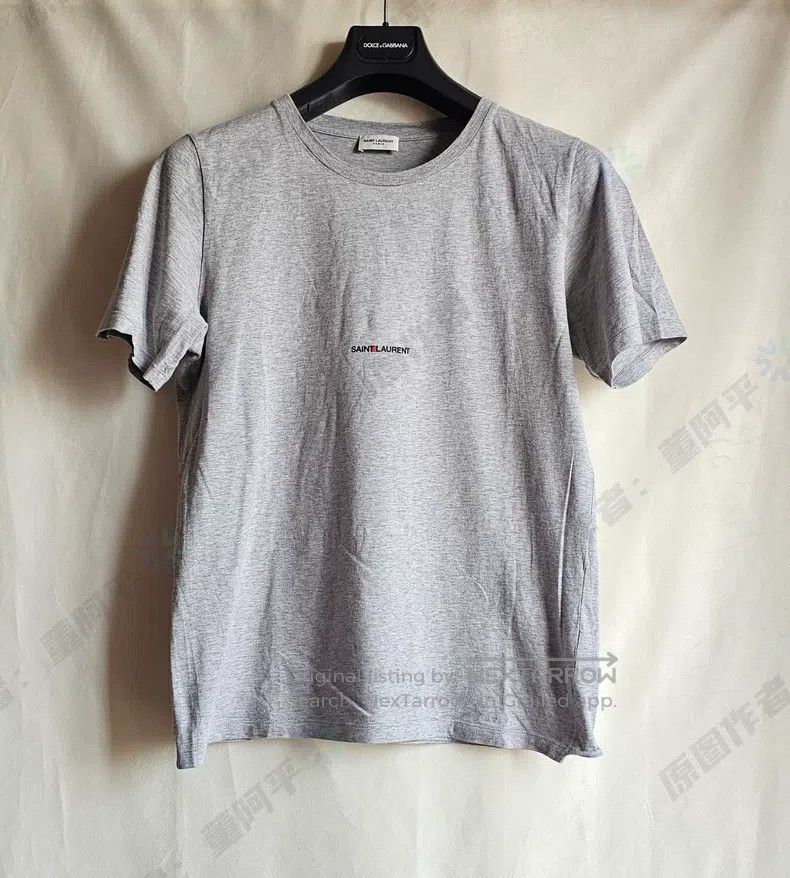 Saint Laurent Paris Saint Laurent Paris Grey short-sleeve T-shirt with small l Size US M / EU 48-50 / 2 - 1 Thumbnail