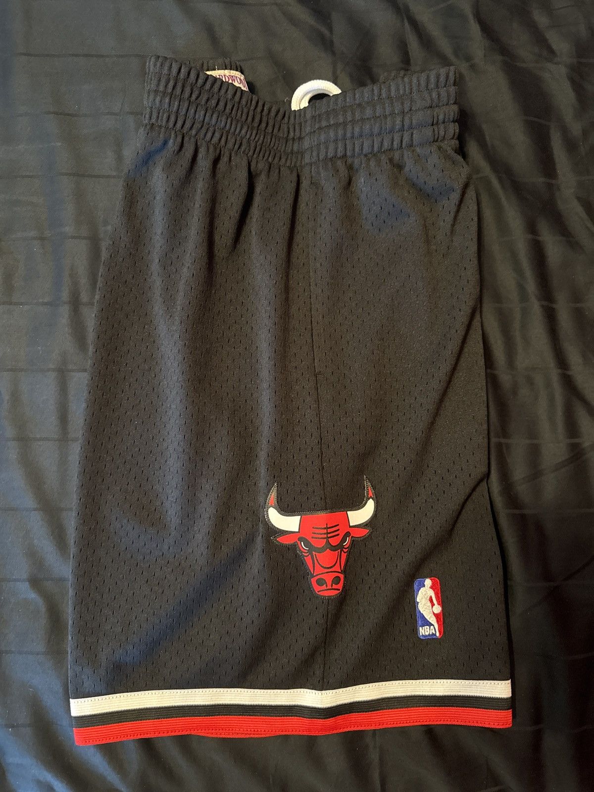 Mitchell & Ness 97-98 Chicago Bulls Shorts Size US 32 / EU 48 - 1 Thumbnail