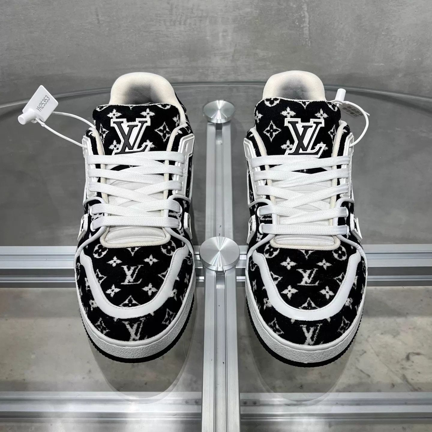 Louis Vuitton LV Trainer Black & White Flocked UK6 (40) YH25353 Size US 7 / EU 40 - 1 Thumbnail