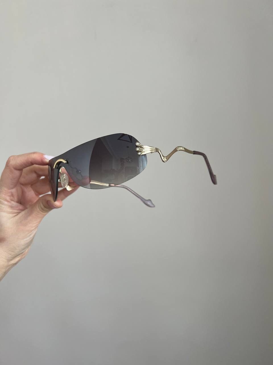 Chanel Chanel vintage sunglasses in gold with logo Size ONE SIZE - 1 Thumbnail