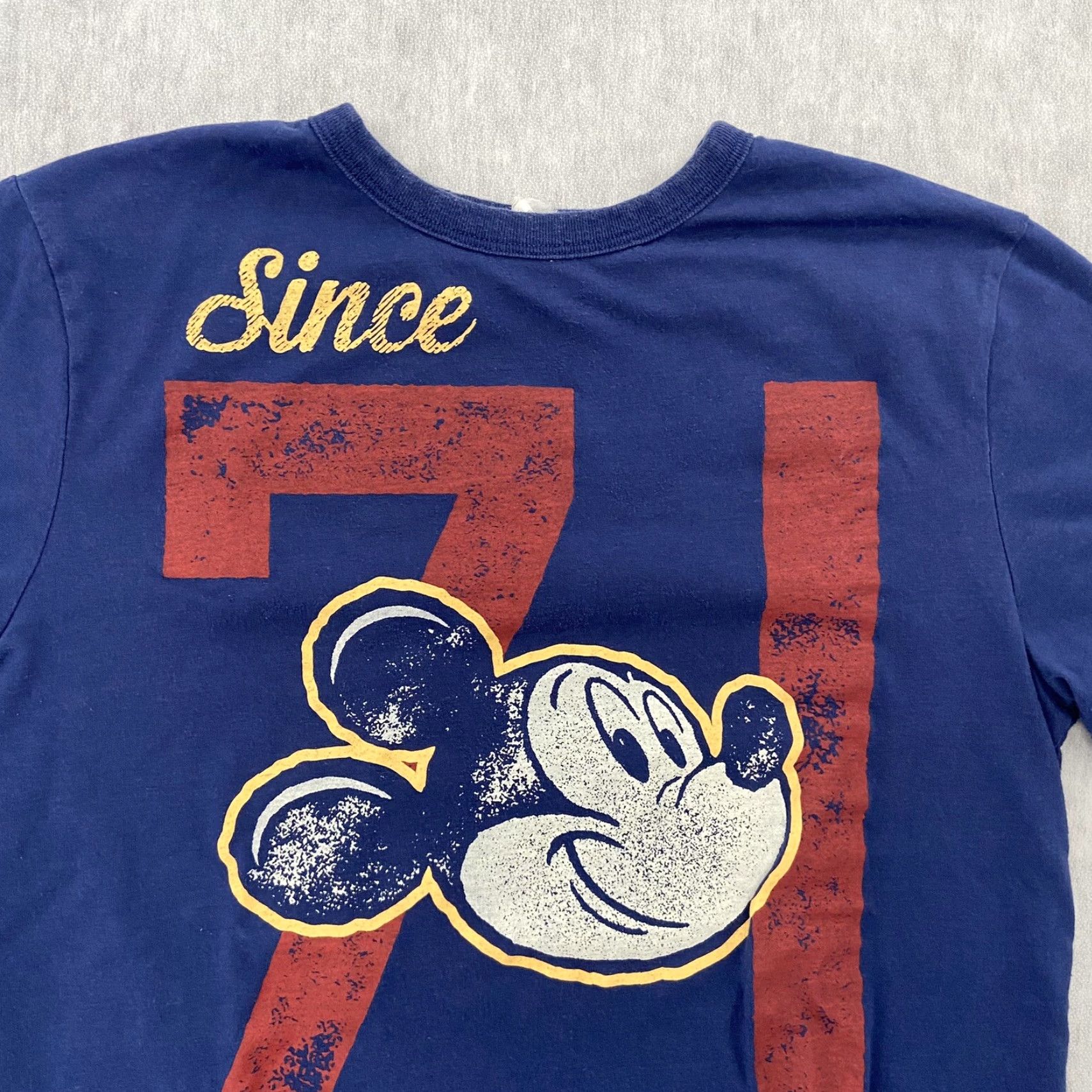 Disney VINTAGE Walt Disney World T-Shirt Reversible Mickey Graphic Adult Medium Blue Yellow Cartoon Men M Size US M / EU 48-50 / 2 - 6 Thumbnail