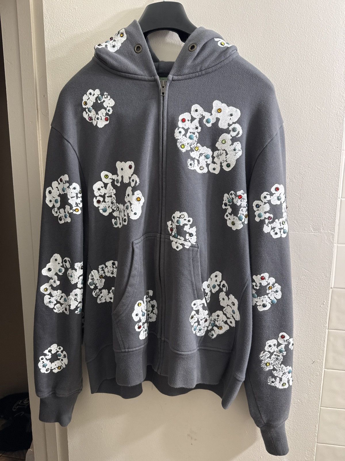 DENIM TEARS Rhinestone Wreath Zip Hooded Sweatshirt Black Size US XXL / EU 58 / 5 - 6 Thumbnail