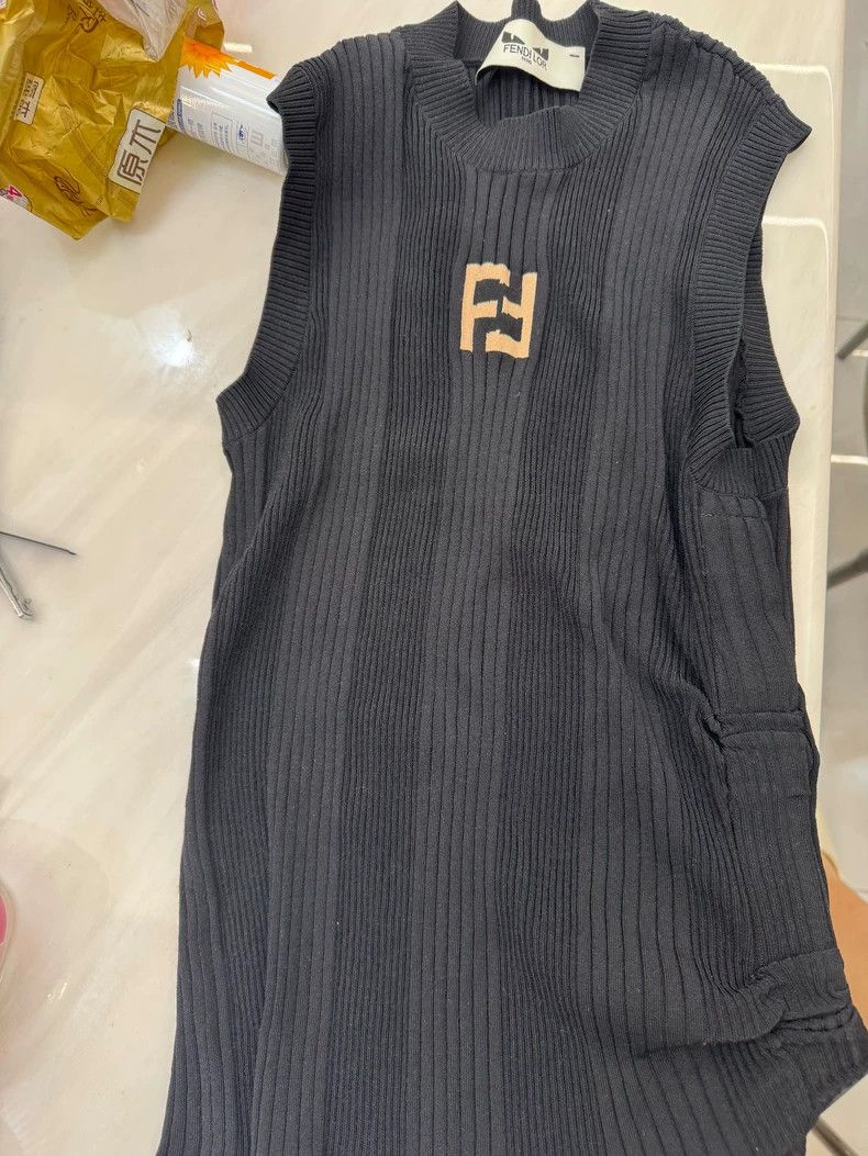 Fendi Fendi Monster Knit Sleeveless Vest - dmc Size US M / EU 48-50 / 2 - 1 Thumbnail