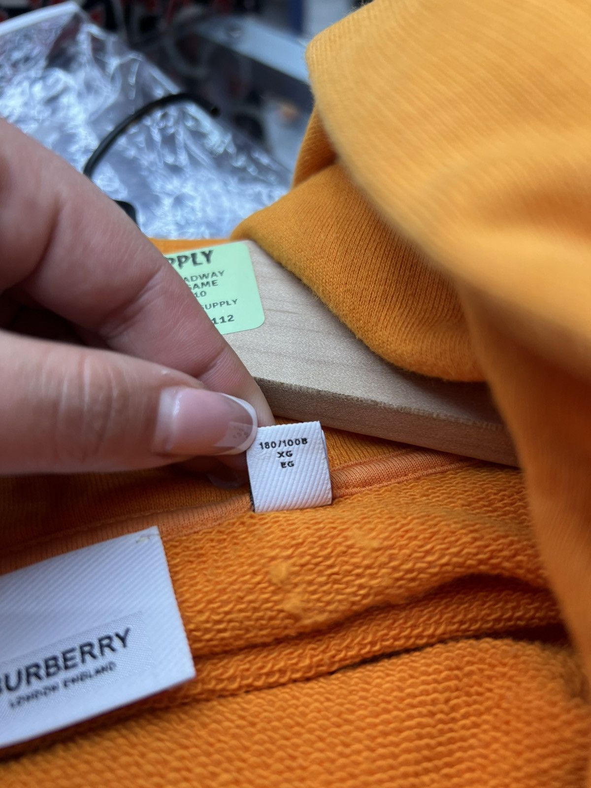 Burberry Burberry Orange Pullover Hoodie Size US XL / EU 56 / 4 - 10 Thumbnail