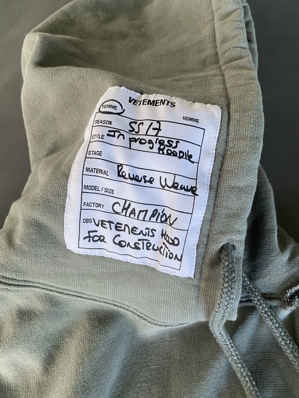 Champion × Vetements VETEMENTS SS17 - Gray Champion Shoulder Cutout Hoodie Size US XS / EU 42 / 0 - 4 Thumbnail