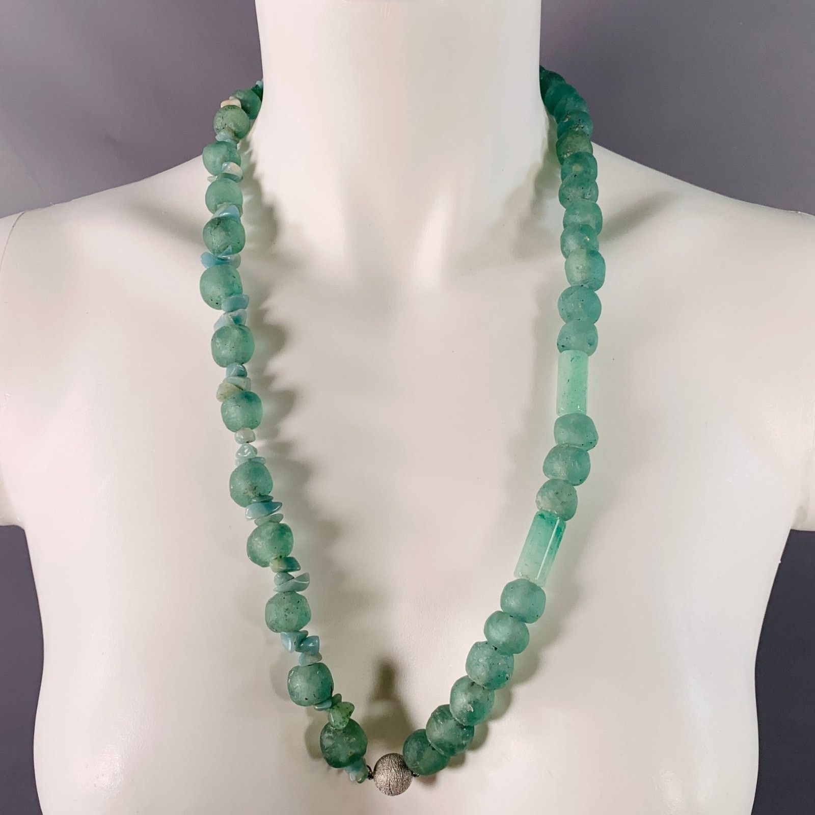 Vintage VINTAGE Green Sage Glass Necklace Size ONE SIZE - 2 Thumbnail