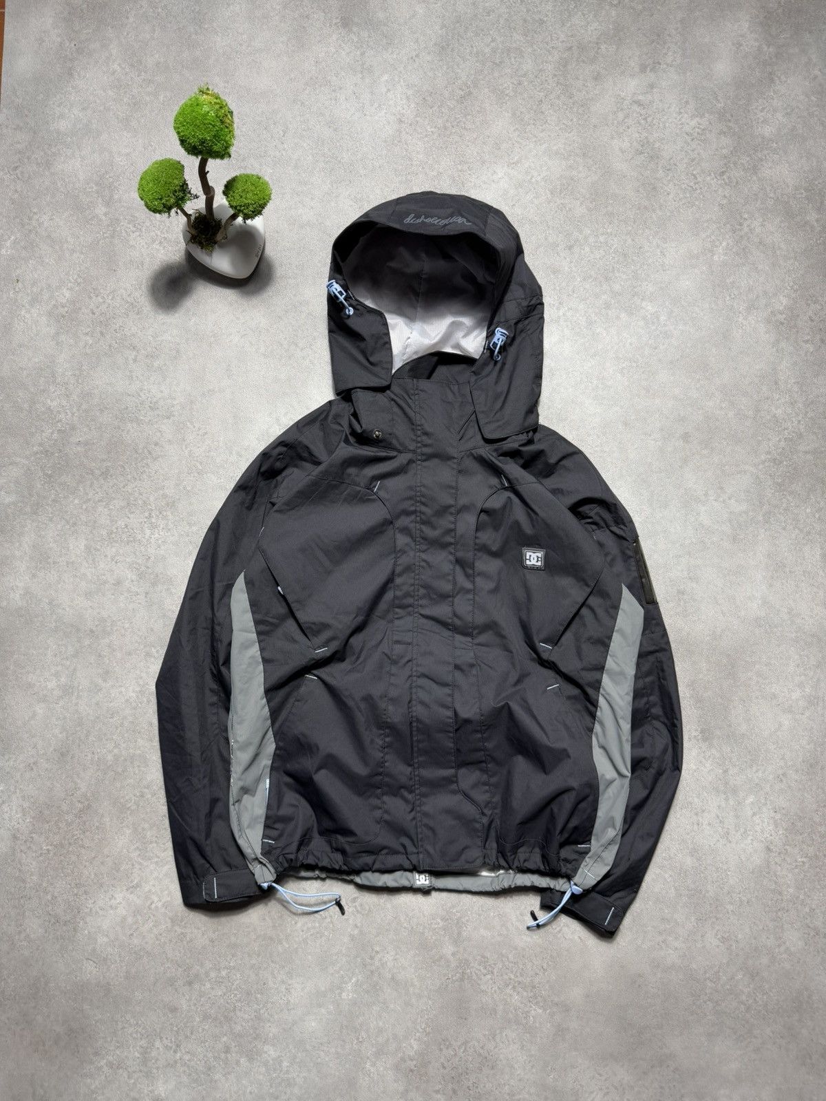 DC × Vintage Dc Tracksuit Outdoor Windproof Tech Jacket Rare Find 00s Size US M / EU 48-50 / 2 - 1 Thumbnail