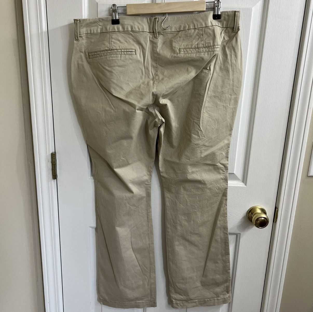 Old Navy Old Navy Bootcut Khaki Casual Pants Womens 38x30 Size 38" / US 16 / IT 52 - 4 Thumbnail