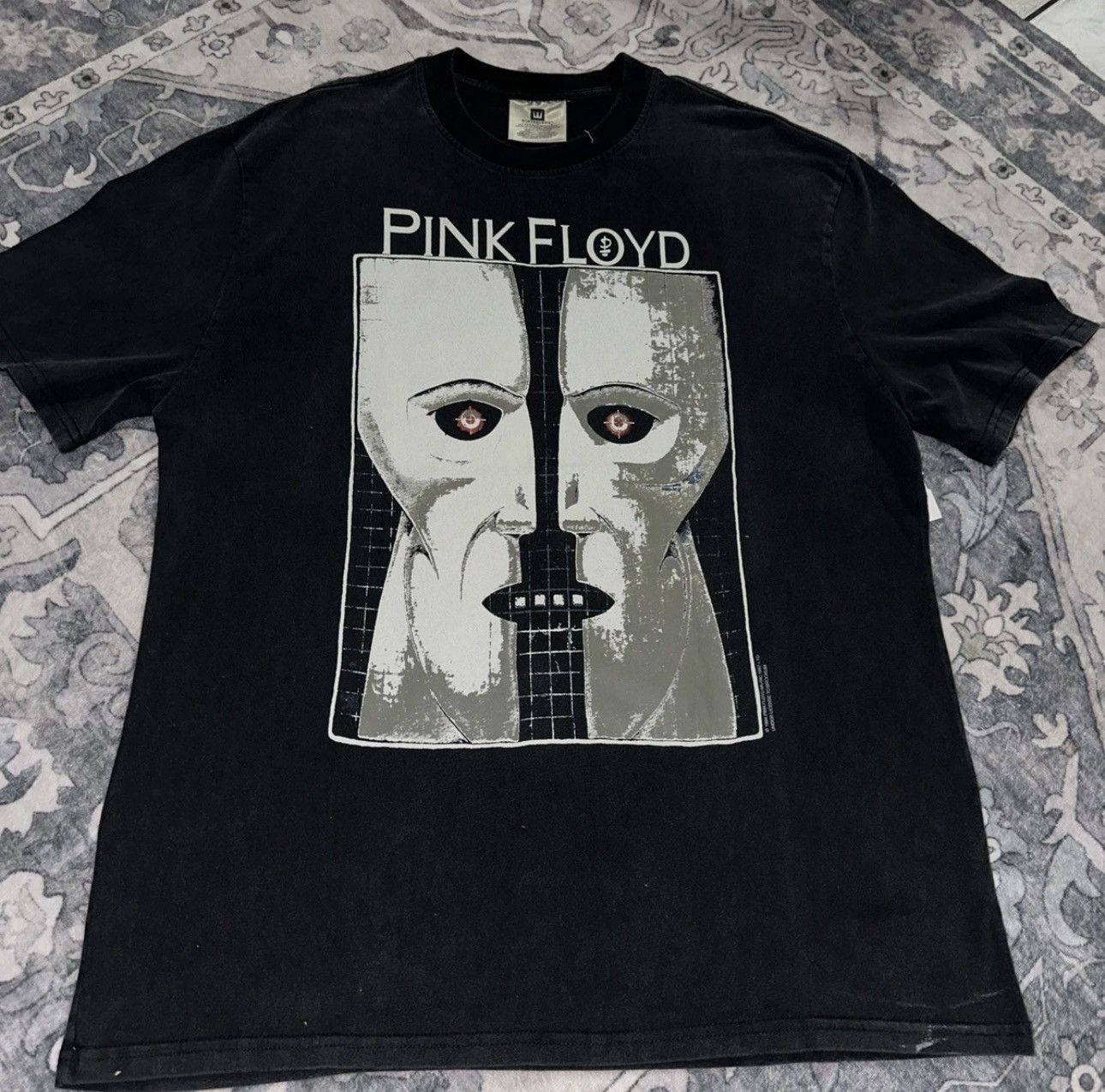 Other RARE!!1994 PINK FLOYD DIVISION BELL GRAPHIC T-SHIRT Size L Size US L / EU 52-54 / 3 - 1 Thumbnail