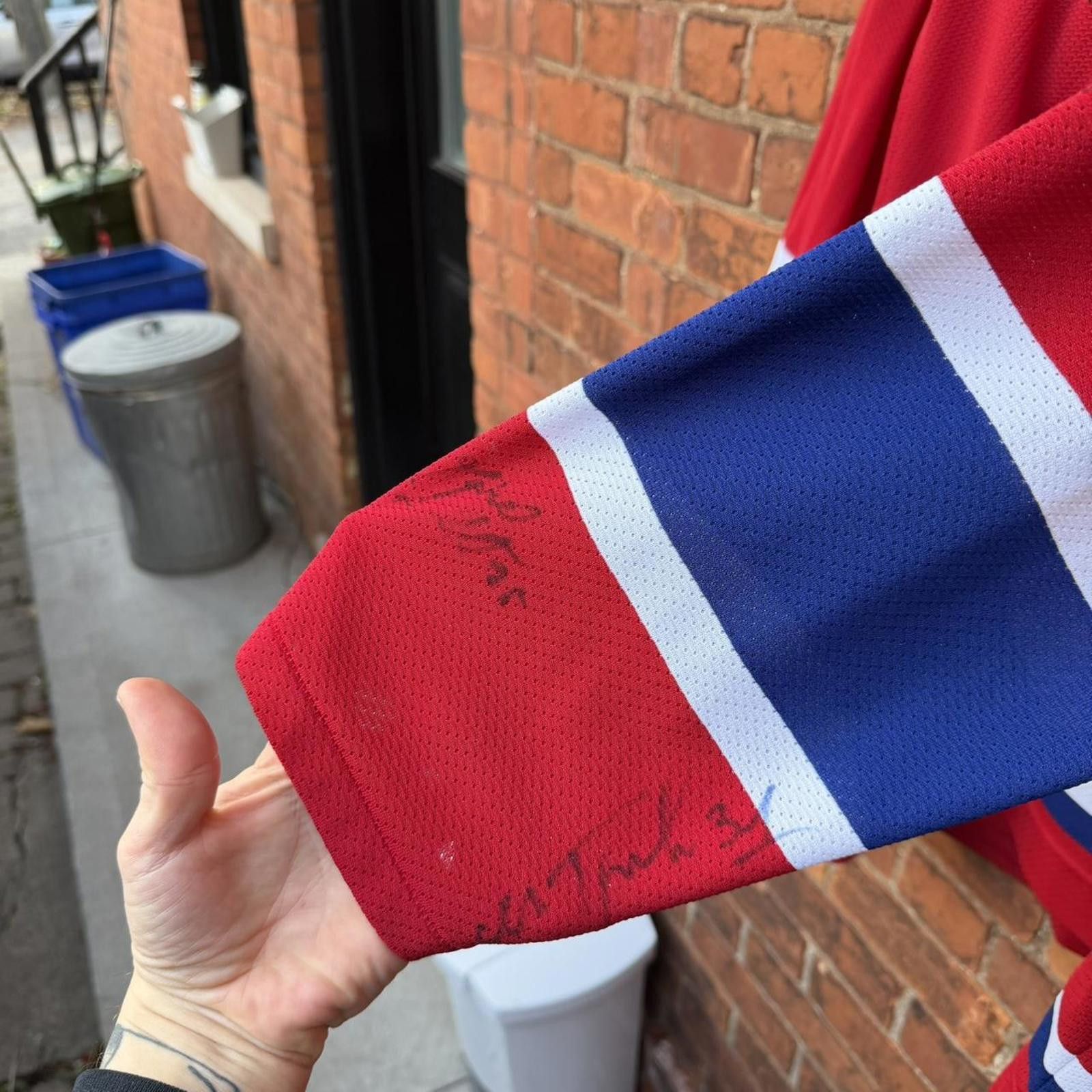 Reebok Vintage Hamilton bulldogs autographed jersey M gretzky 00s Size US M / EU 48-50 / 2 - 6 Thumbnail