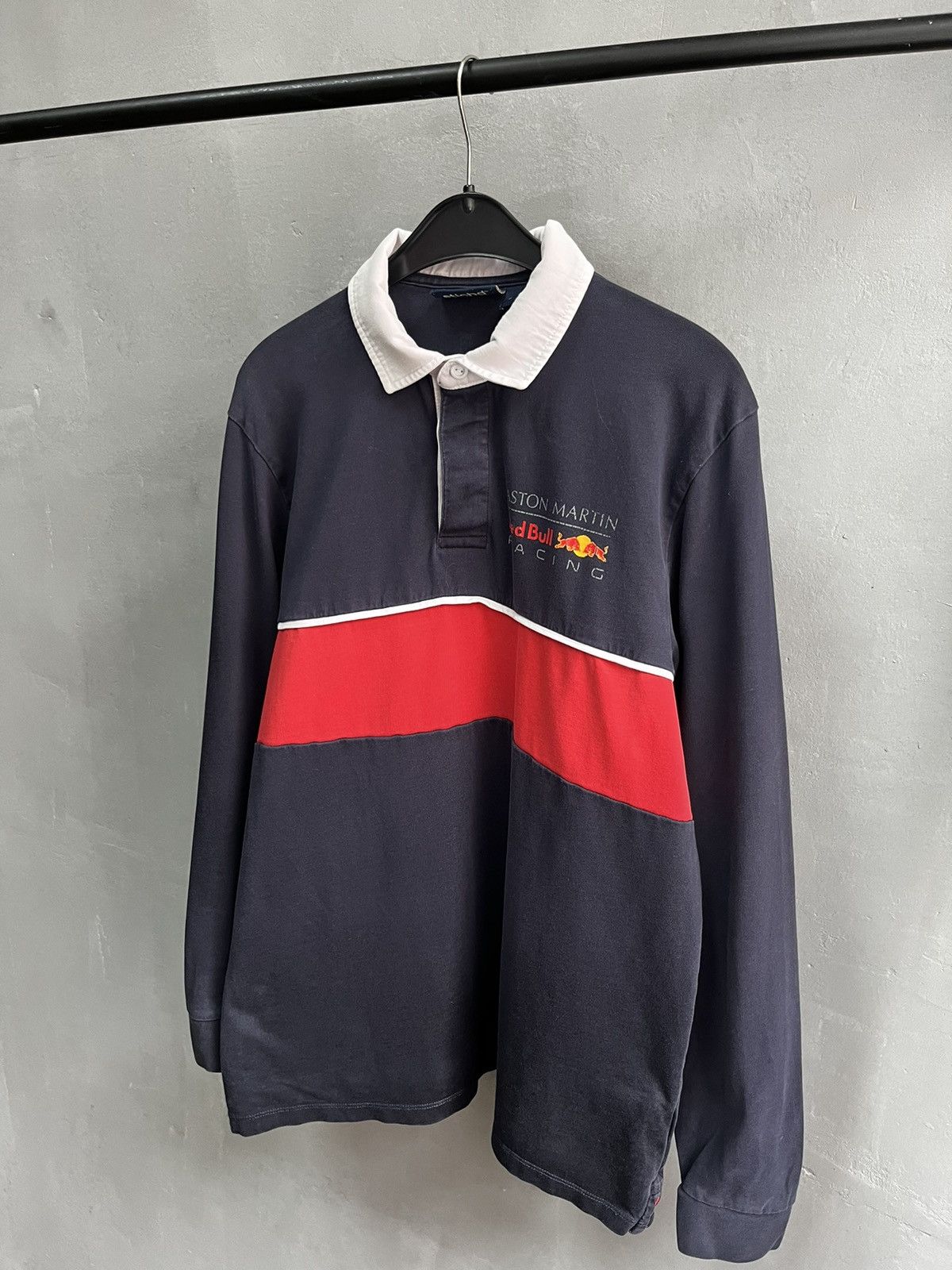 Red Bull Red bull Aston Martin rugby shirt Vintage Size US L / EU 52-54 / 3 - 2 Thumbnail