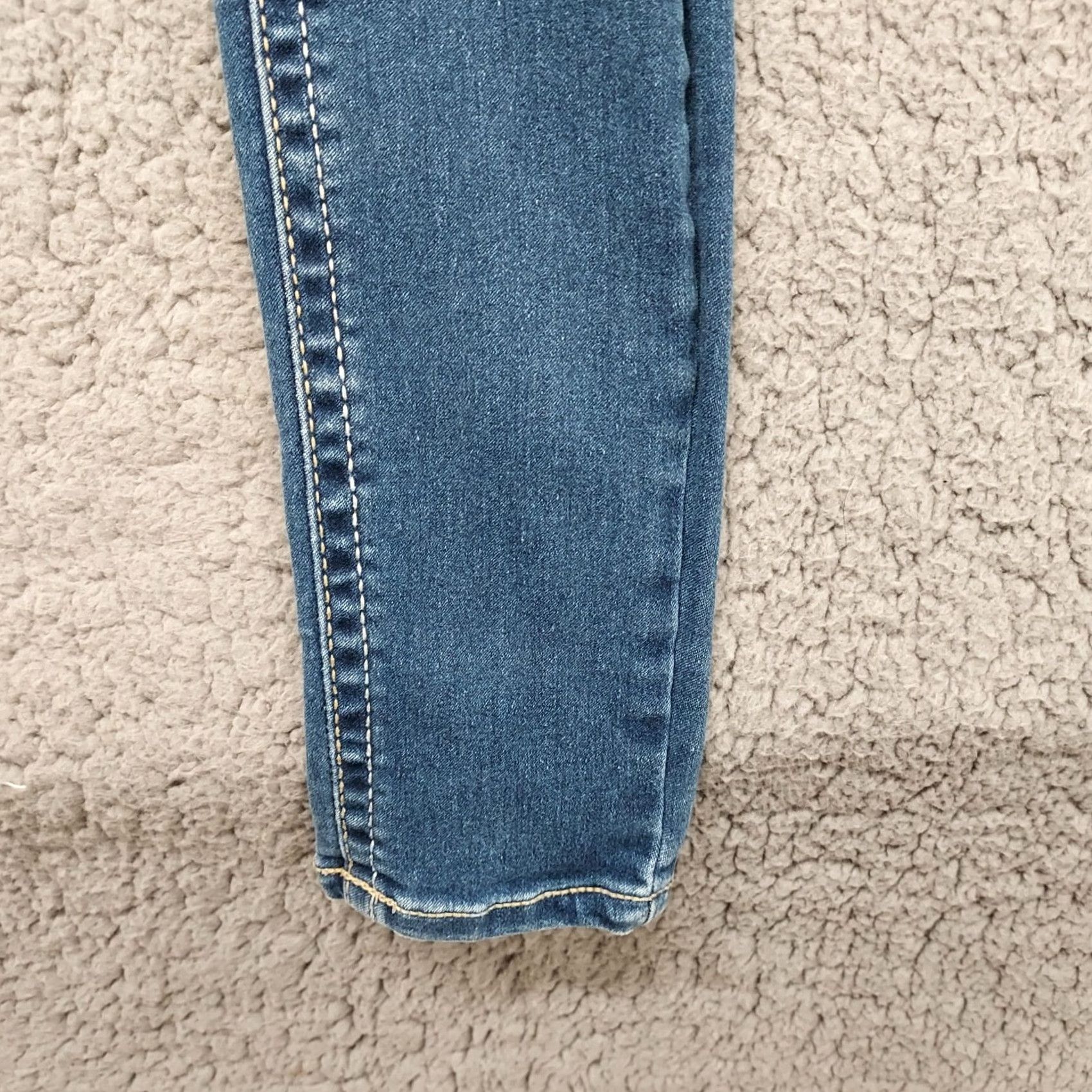 Vintage WALLFLOWER Jeans Women's Size 1 Reg Skinny 23x28 Blue Denim Slim 5-Pocket Capris California Beach City Flower Pattern Size 25" / US 0 / IT 36 - 4 Thumbnail