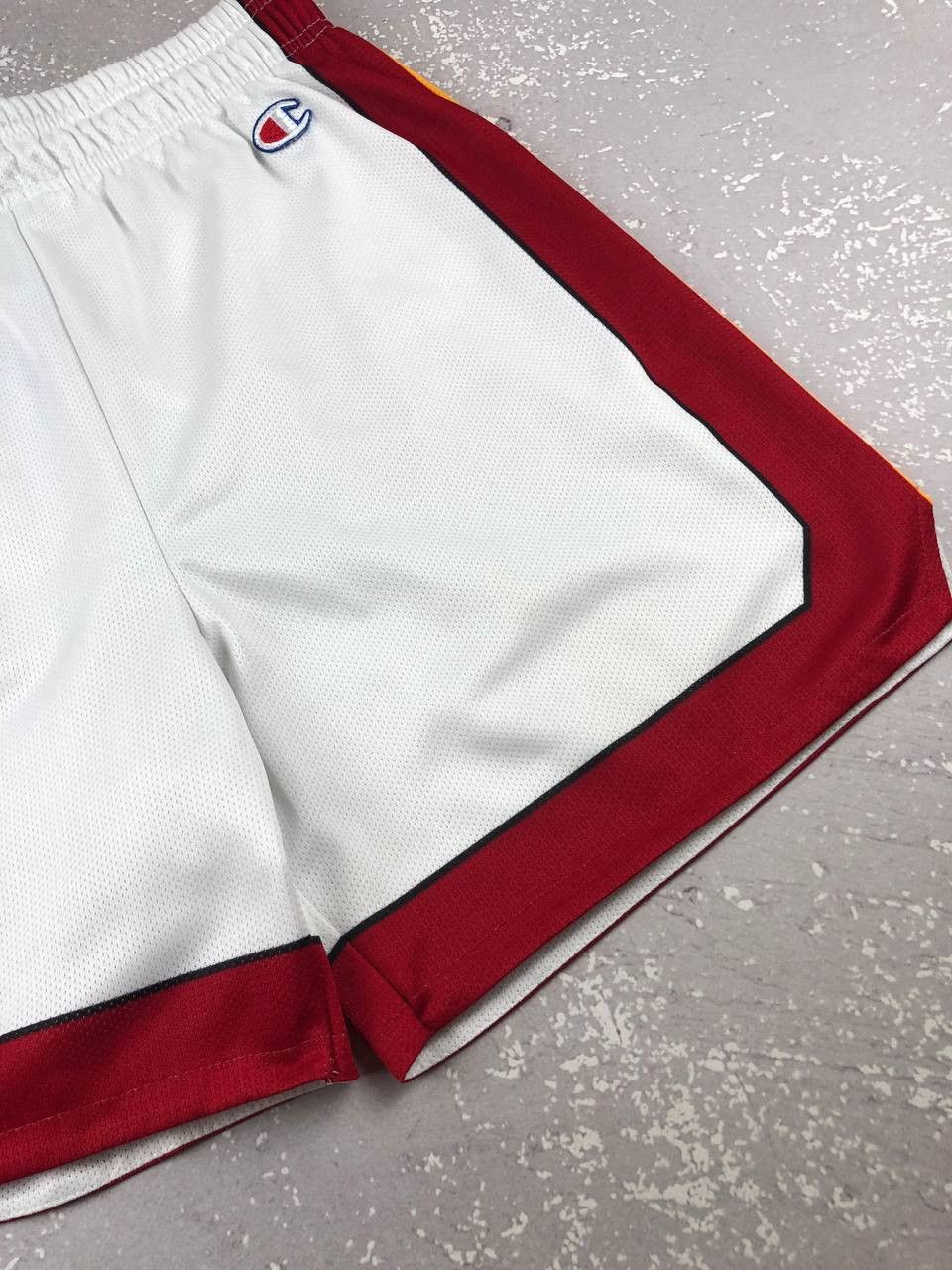 Champion VTG 90’s Miami Heat NBA Tim Hardaway champion shorts Size US 36 / EU 52 - 5 Thumbnail