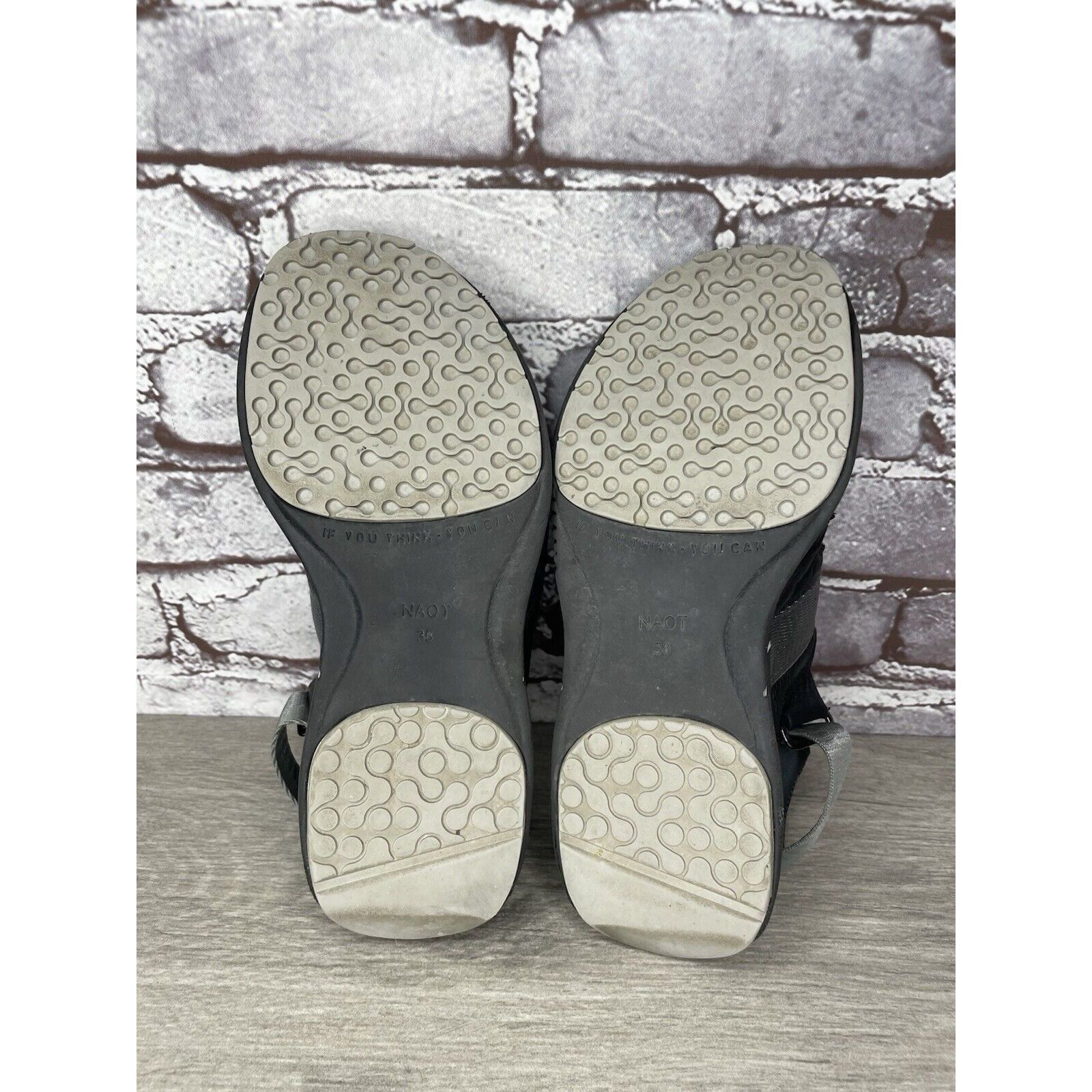 Other Naot Black Leather Gray Textile Wedge Ankle Strap Sandals Wo Size US 7.5 / IT 37.5 - 7 Thumbnail