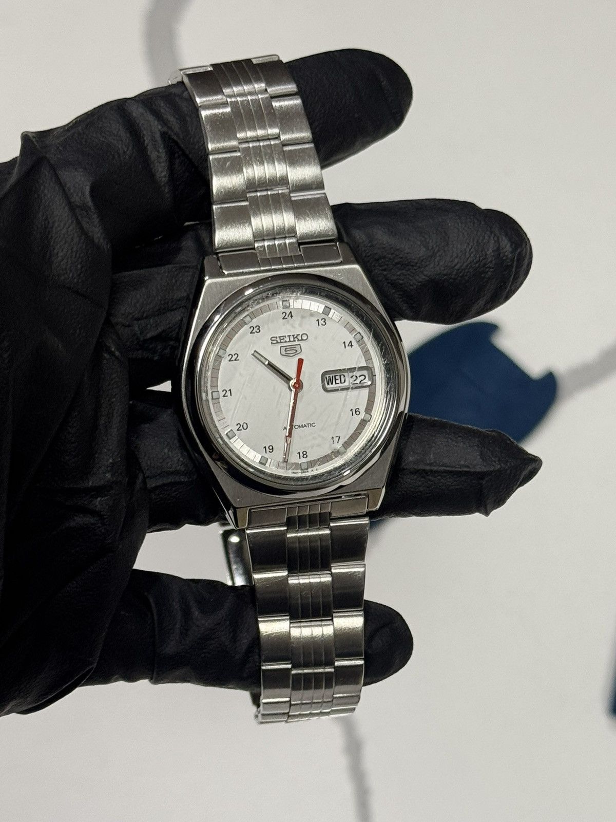 Seiko Vintage Seiko 5 7S26-8760 ‘Red Ticker’ Size 38 - 21 Thumbnail