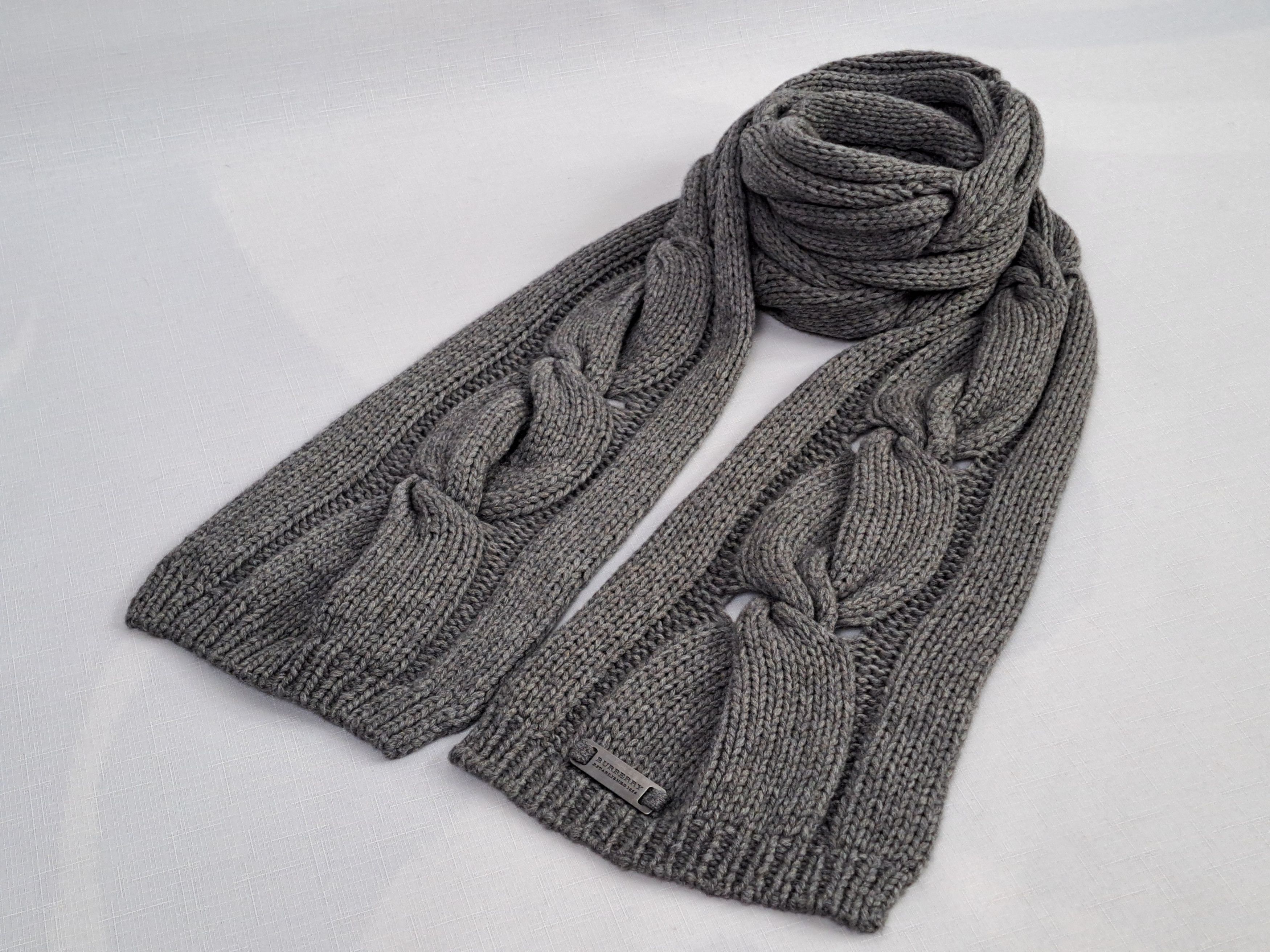 Burberry BURBERRY cable knit wool/cashmere long scarf. Size ONE SIZE - 5 Thumbnail