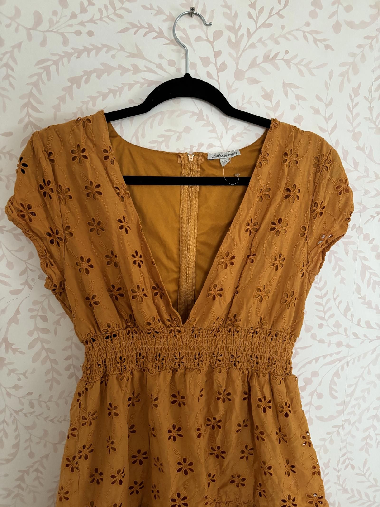 Designer Charming Charlotte Russe Floral Embroidered Dress Size L / US 10 / IT 46 - 3 Thumbnail