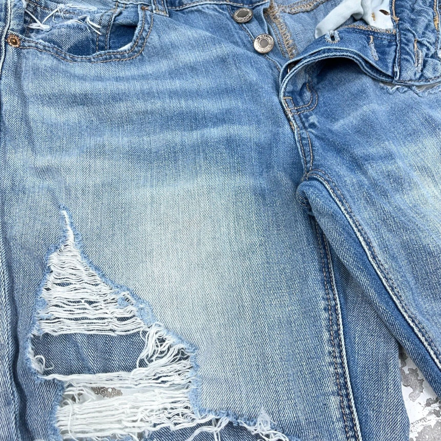 American Eagle Outfitters American Eagle Jeans Women 6 Tomgirl Baggy Button Fly Distressed Ripped Holey Destroyed Jeans Size 28" / US 6 / IT 42 - 7 Thumbnail