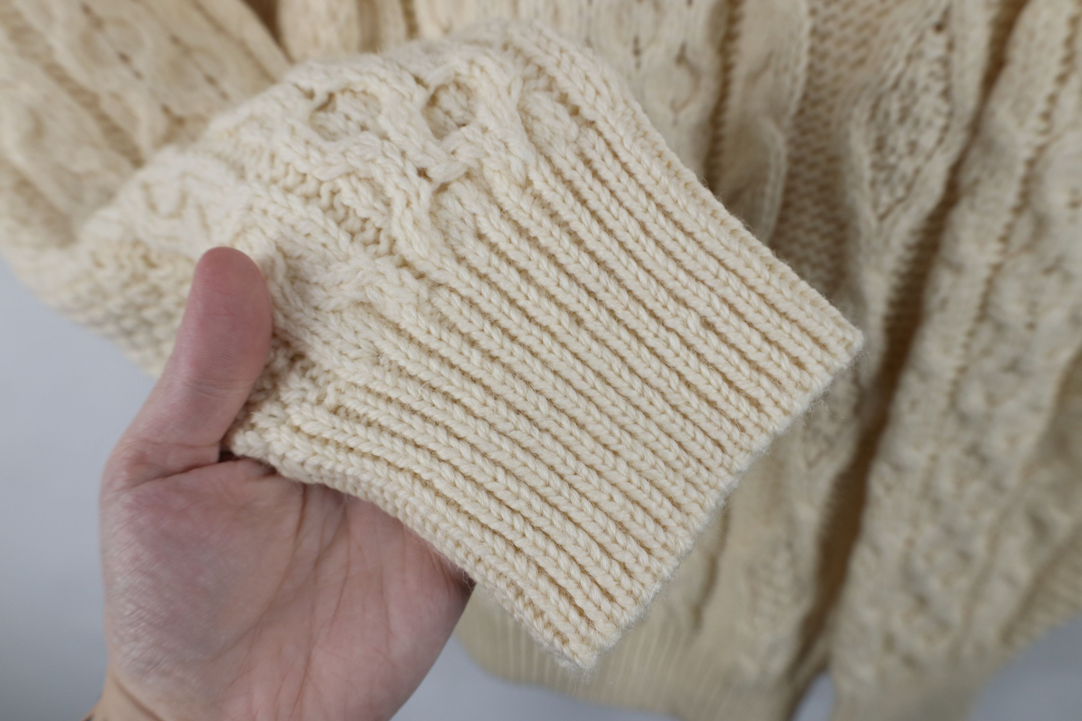 Vintage Deadstock Vintage 90s Wool Cable Knit Sweater Cream Size US L / EU 52-54 / 3 - 6 Thumbnail