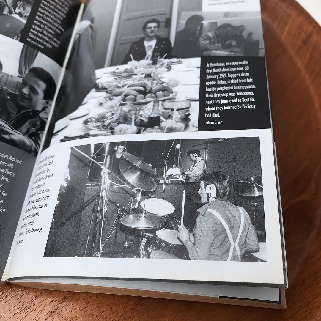 Band Tees × Hysteric Glamour The Clash Book Passion is a Fashion: The Real Story of the Size ONE SIZE - 7 Thumbnail