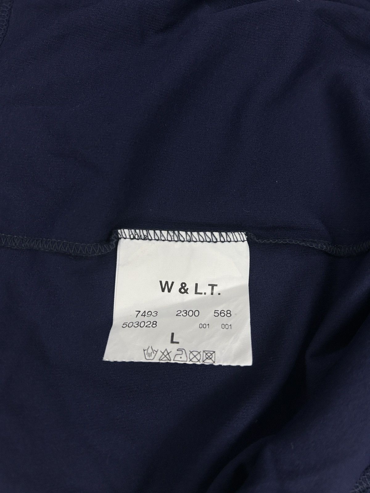 W&LT Kiss The Future Embossed Tshirt Size US L / EU 52-54 / 3 - 7 Thumbnail