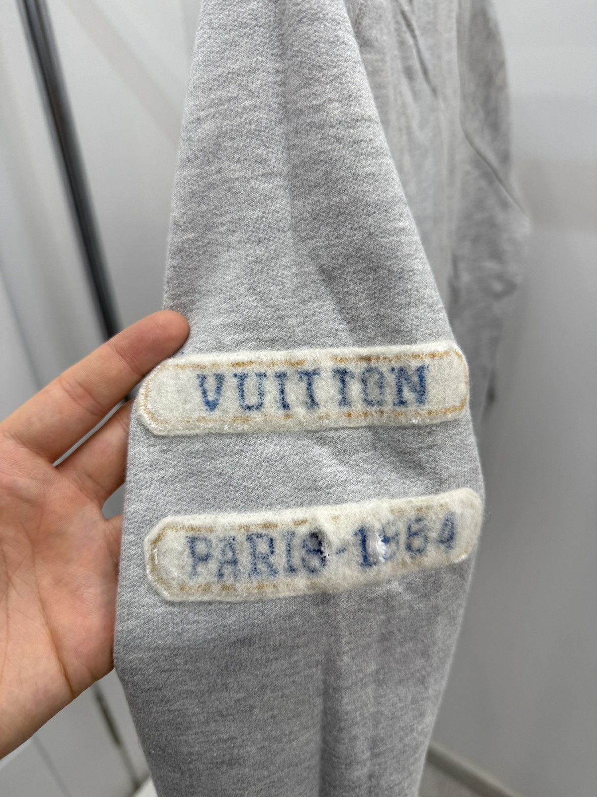 Louis Vuitton Louis Vuitton Malletier Patch Sweatshirt Size US M / EU 48-50 / 2 - 5 Thumbnail