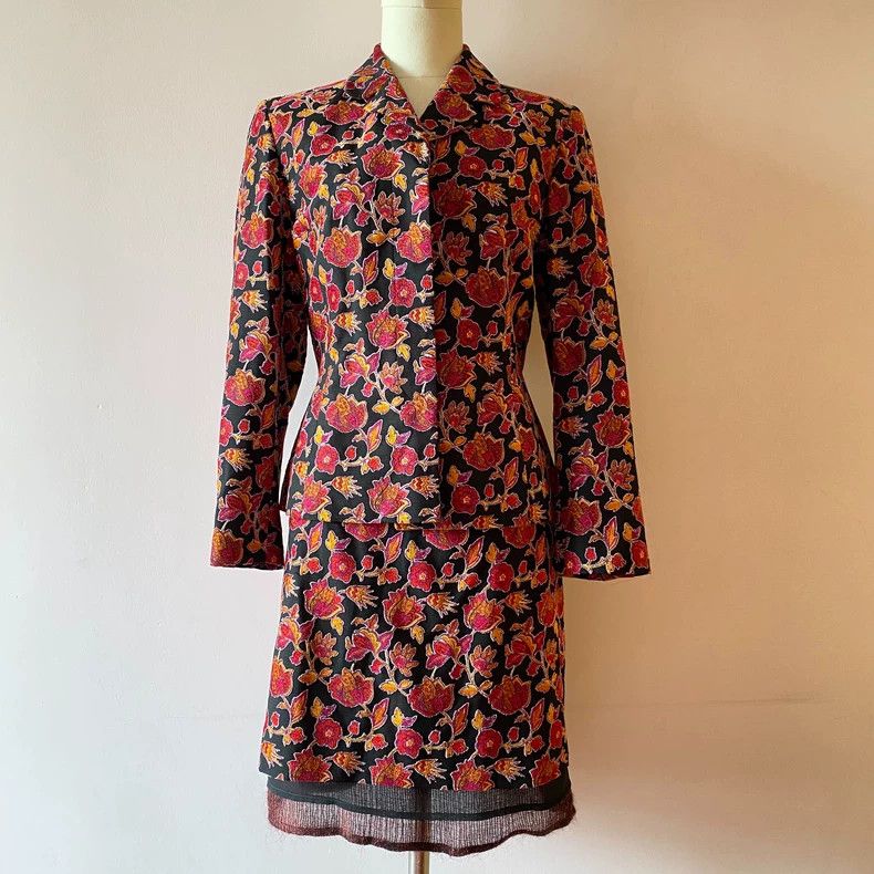 KENZO Vintage red flower embroidery set