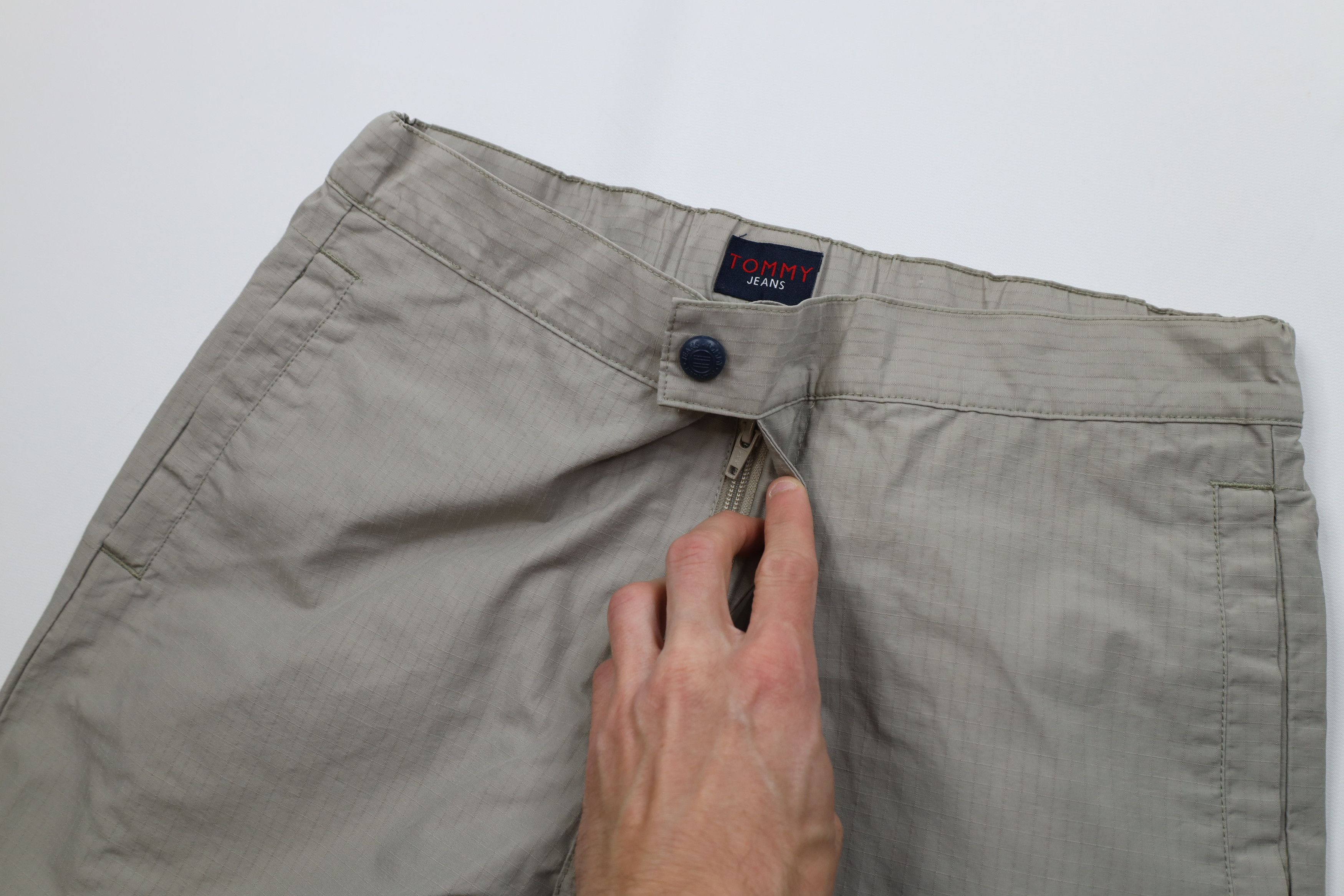 Tommy Hilfiger Vintage Y2K 2000 Tommy Hilfiger Wide Leg Windbreaker Pants Size US 34 / EU 50 - 6 Thumbnail