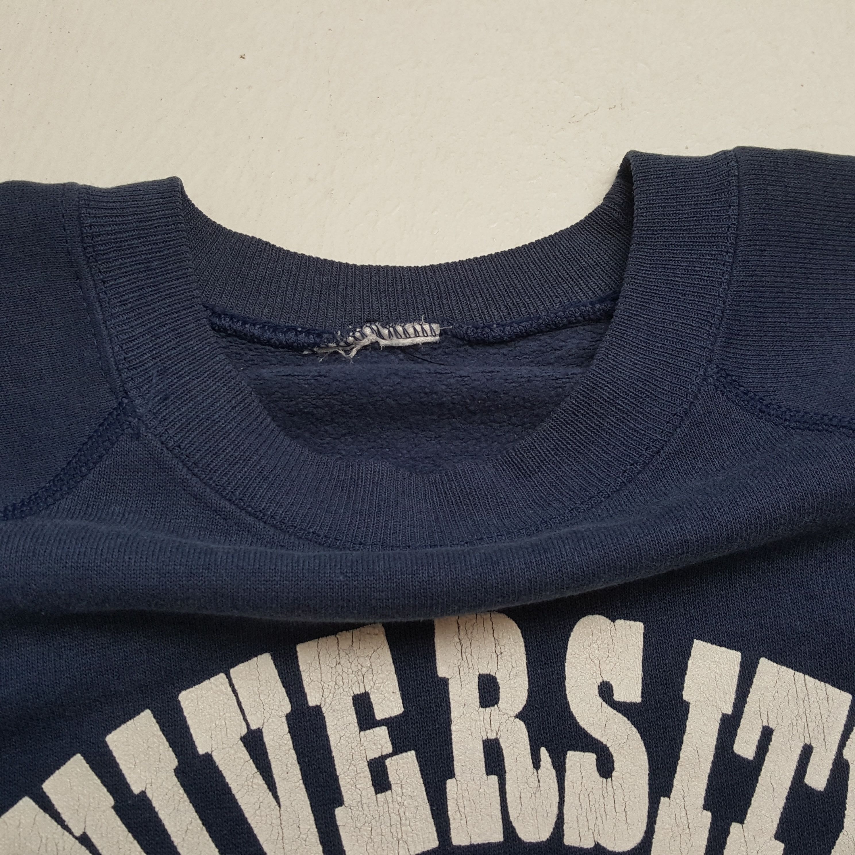 Vintage Vintage 90's UNIVERSITY OF HAWAII Promo Sweatshirts Size US S / EU 44-46 / 1 - 9 Thumbnail