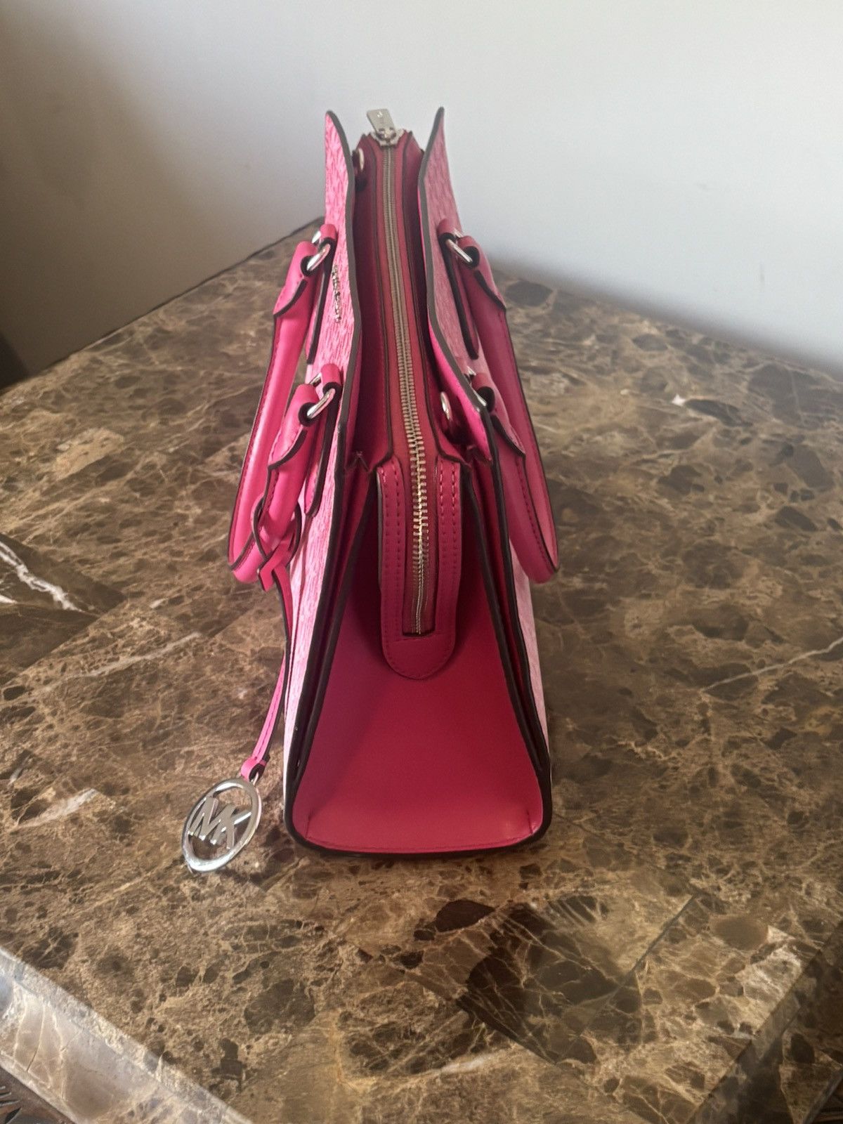 Michael Kors Micheal Kors Sheila Handbag Size ONE SIZE - 2 Thumbnail