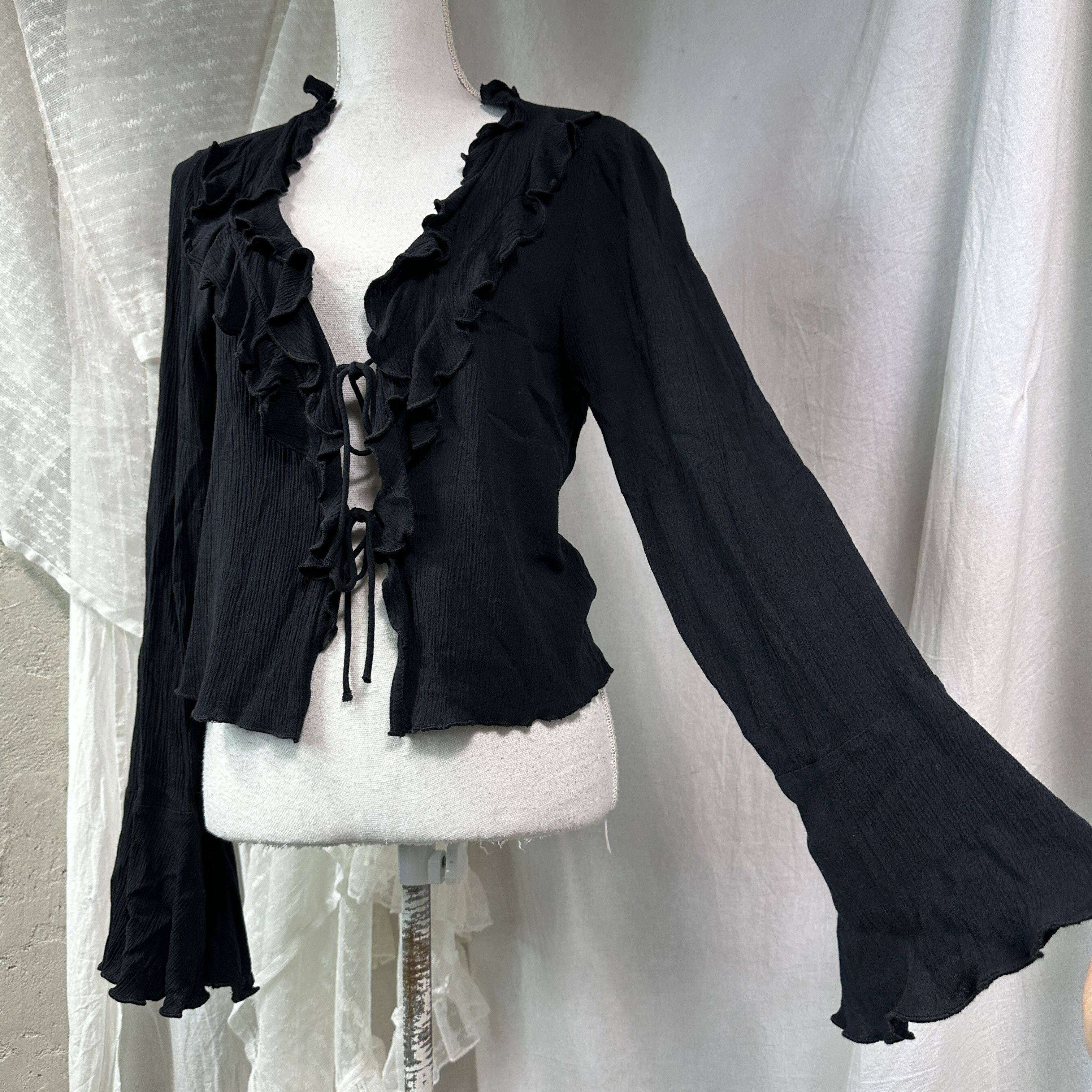 Vintage Vintage Pleated Flared Sleeves Gothic Romantic Shirt Size M / US 6-8 / IT 42-44 - 3 Thumbnail