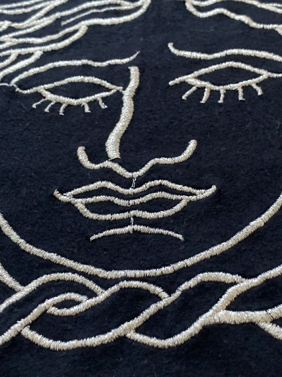 Versace Rare.. Versace Medusa Embroidered T Shirt Size US XL / EU 56 / 4 - 11 Thumbnail