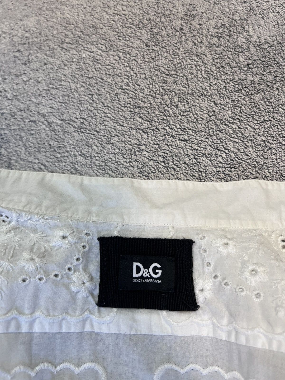 Dolce & Gabbana Dolce & Gabbana White Eyelet Embroidered Blouse Ruffle Front Size M / US 6-8 / IT 42-44 - 12 Thumbnail