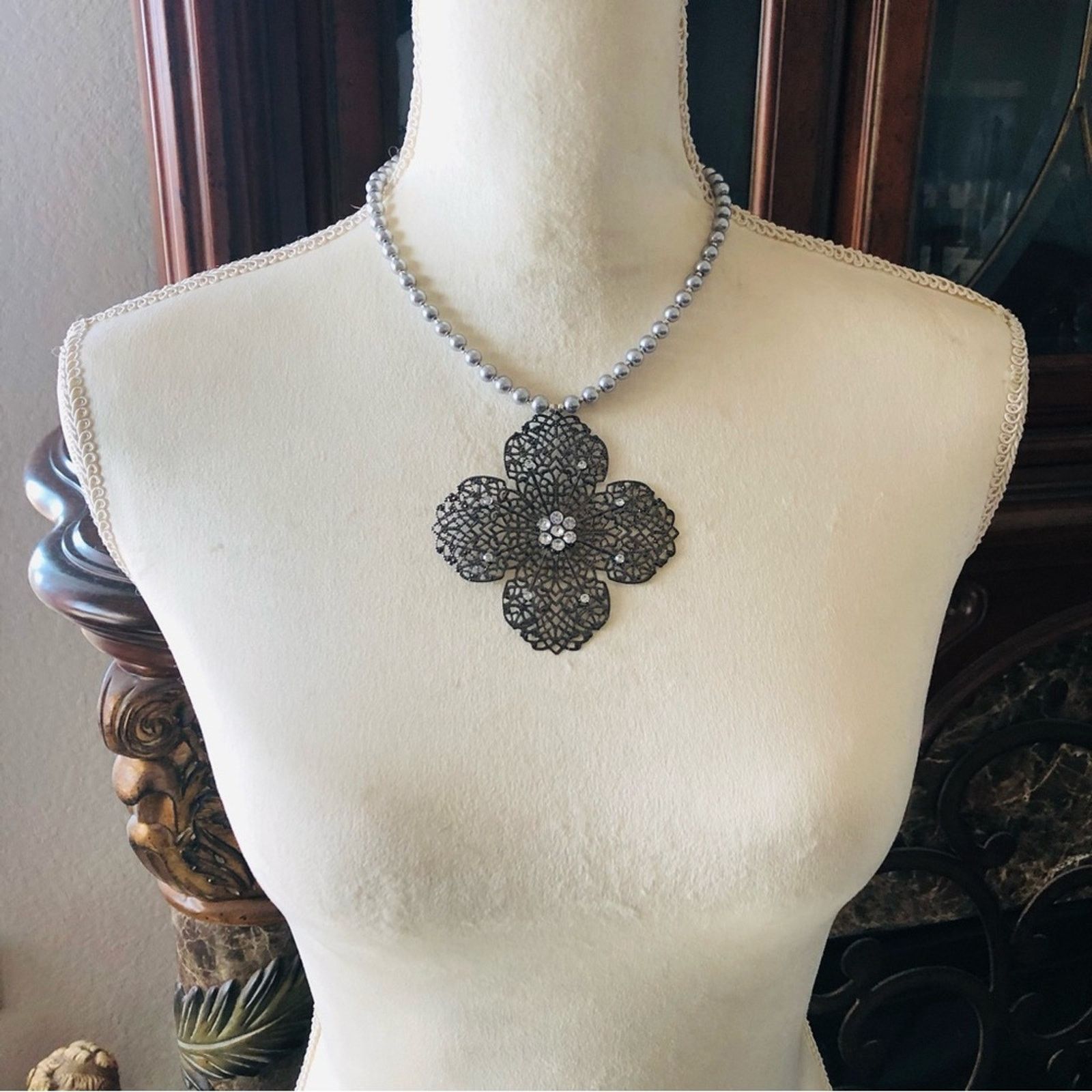 Handmade Handcrafted repurpose large filigree floral Pearl necklace Size ONE SIZE - 6 Thumbnail