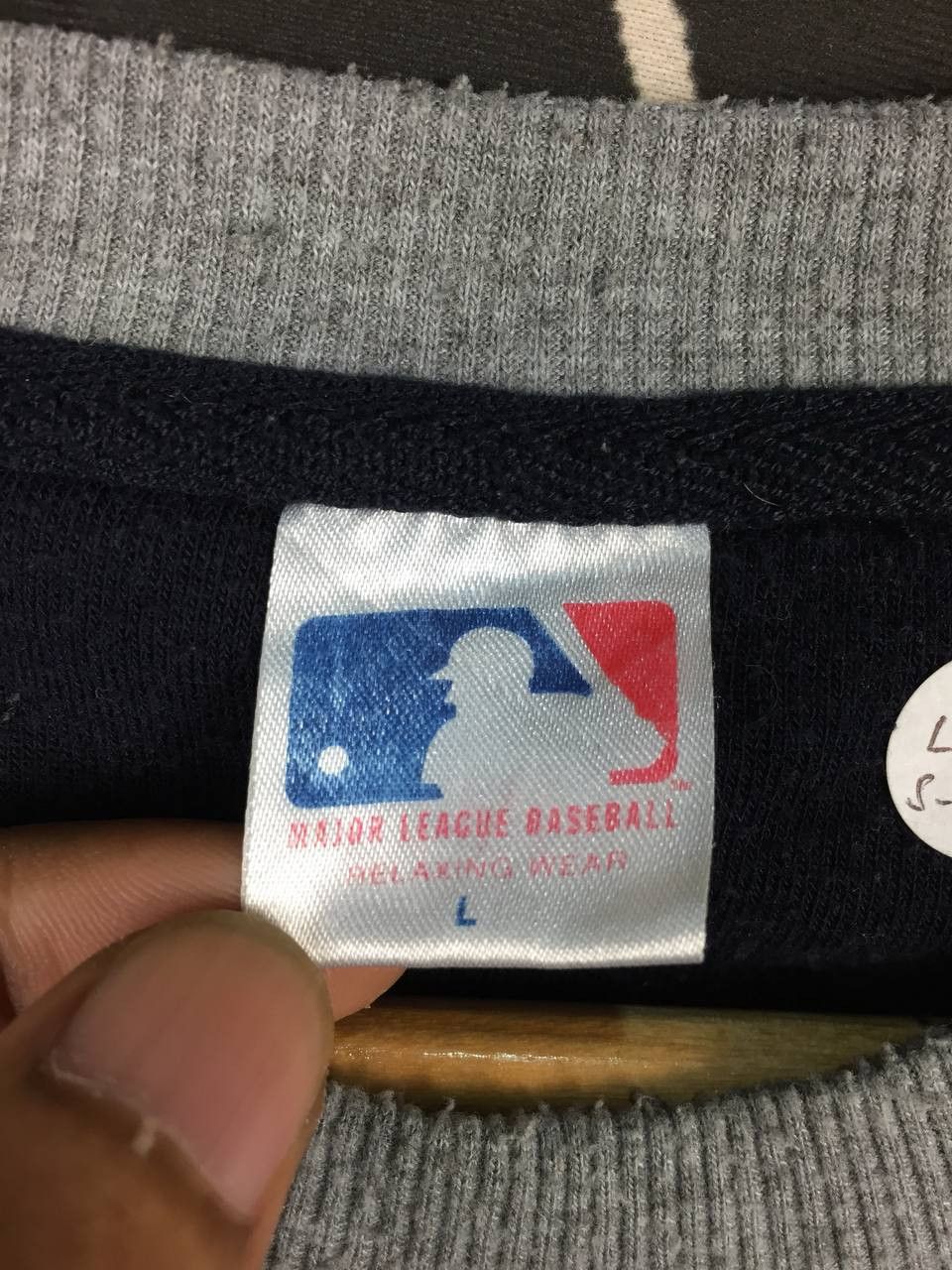 MLB Vtg MLB New York Yankees Raglan Loungewear Pullover Size US L / EU 52-54 / 3 - 13 Thumbnail